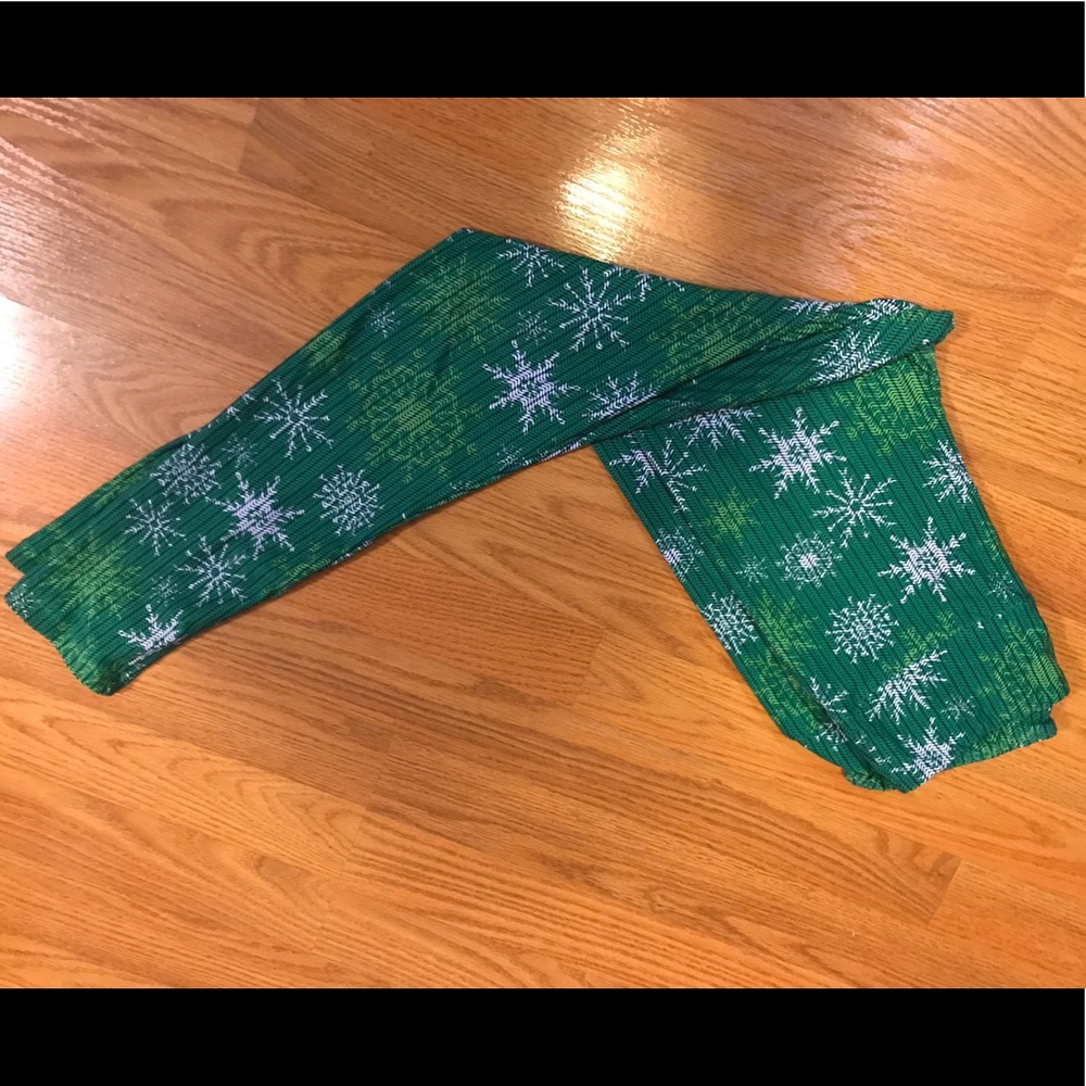 Lularoe OS snowflake leggings